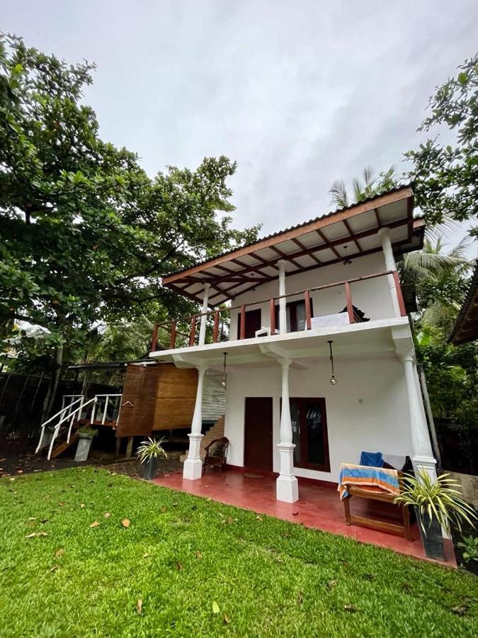 Beach House Kalukatiya - Family Villa, Seaview Room, Garden Room Dikwella Dış mekan fotoğraf
