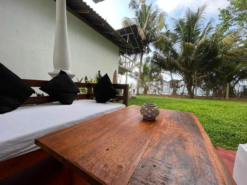 Beach House Kalukatiya - Family Villa, Seaview Room, Garden Room Dikwella Dış mekan fotoğraf