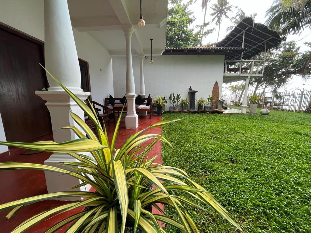 Beach House Kalukatiya - Family Villa, Seaview Room, Garden Room Dikwella Dış mekan fotoğraf