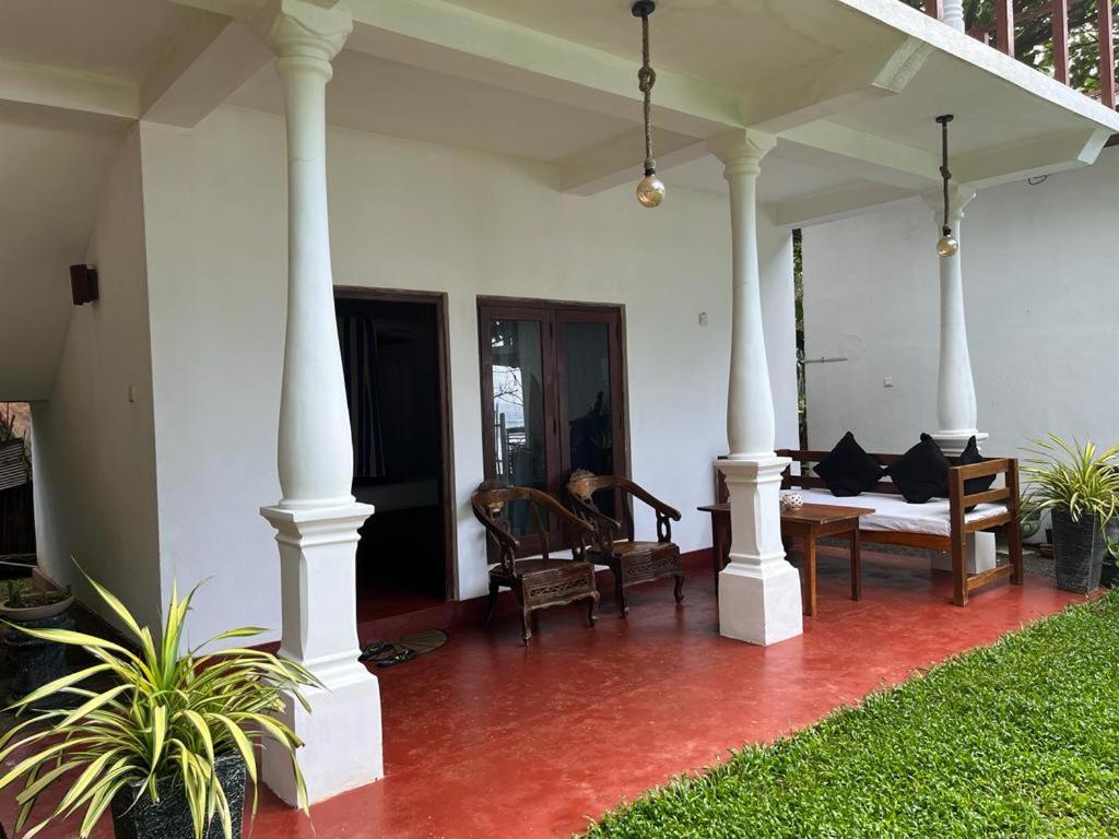 Beach House Kalukatiya - Family Villa, Seaview Room, Garden Room Dikwella Dış mekan fotoğraf