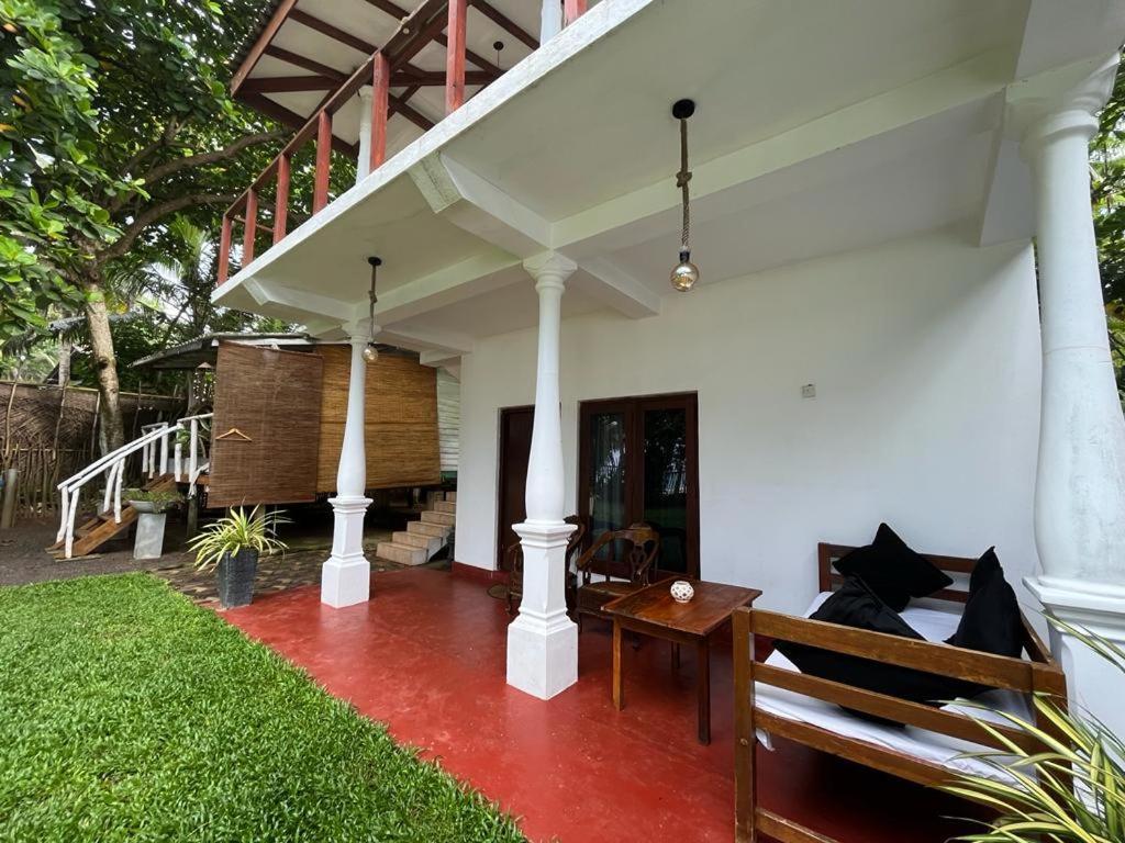 Beach House Kalukatiya - Family Villa, Seaview Room, Garden Room Dikwella Dış mekan fotoğraf